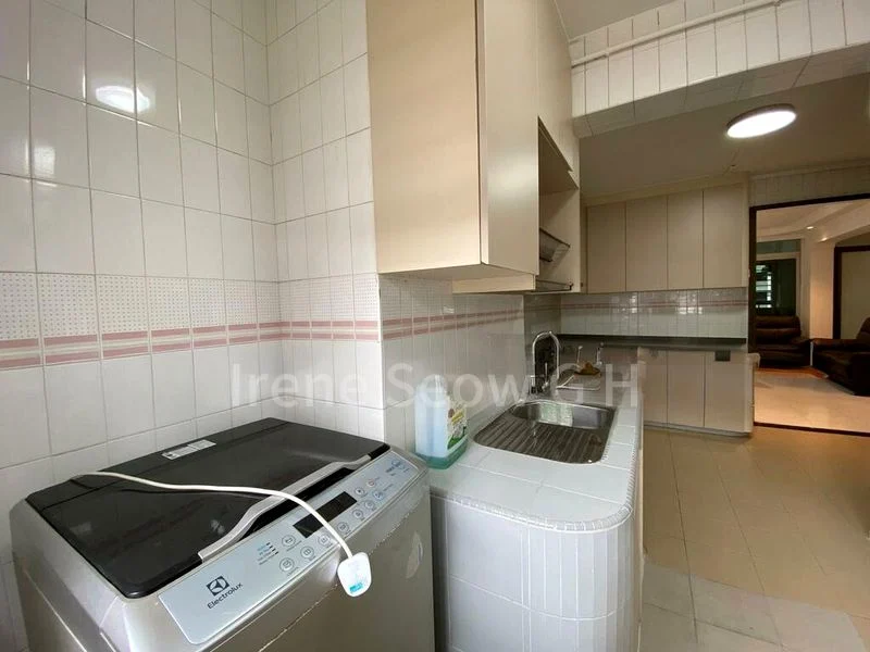 5 Room (5I) HDB for Rent in  42A Sims Drive - Image 2