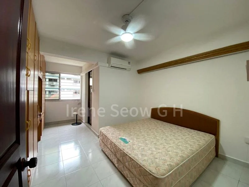 5 Room (5I) HDB for Rent in  42A Sims Drive - Image 11