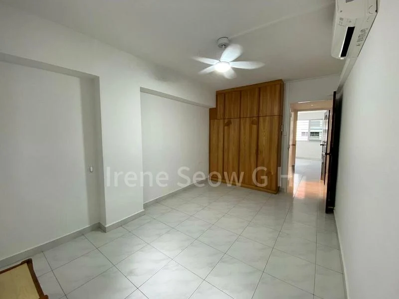 5 Room (5I) HDB for Rent in  42A Sims Drive - Image 6