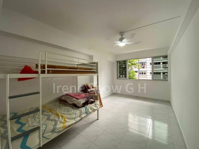 5 Room (5I) HDB for Rent in  42A Sims Drive - Image 4