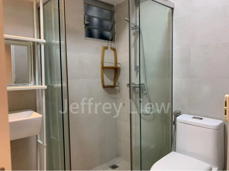 5 Room (5I) HDB for Rent in  440C Fernvale Link - Image 3