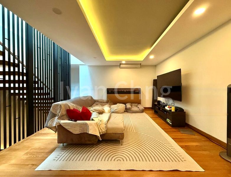 5 Bed Terraced House (Landed) for Sale in  Sembawang Hills Estate - Image 1