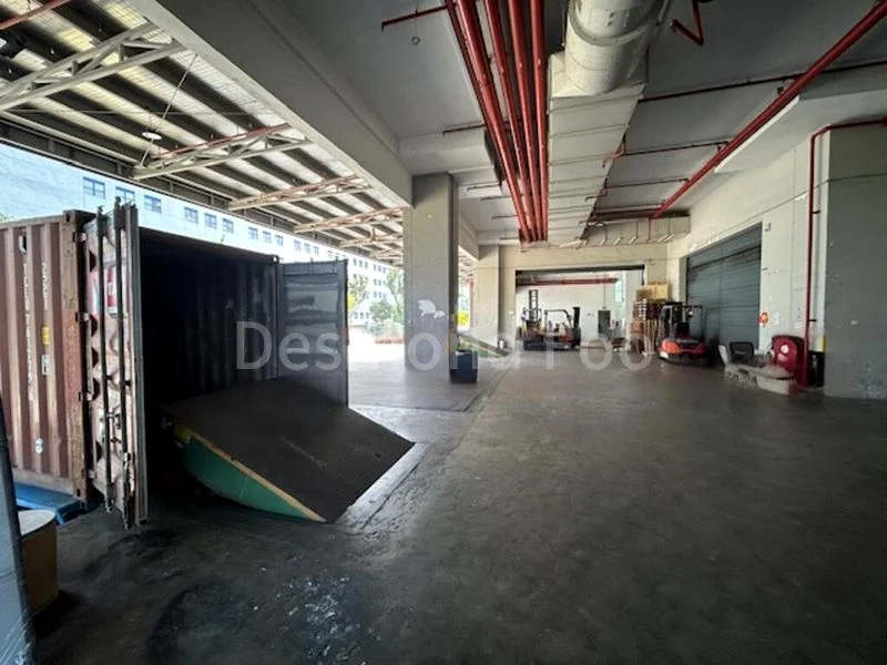 Warehouse for Rent: 7.5m high warehouse in Changi South. - Image 1