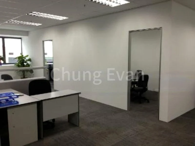 Light Industrial (B1) for Rent: Zervex, 1,200 Sq Ft Workshop/Unit on Station Road - Image 1