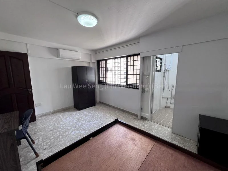 5 Room (5I) HDB for Sale in 305 Jurong East Street 32 - Image 8