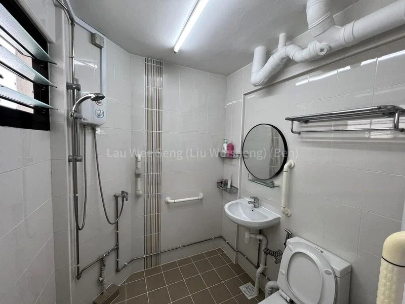 5 Room (5I) HDB for Sale in 305 Jurong East Street 32 - Image 9