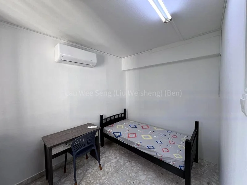 5 Room (5I) HDB for Sale in 305 Jurong East Street 32 - Image 7