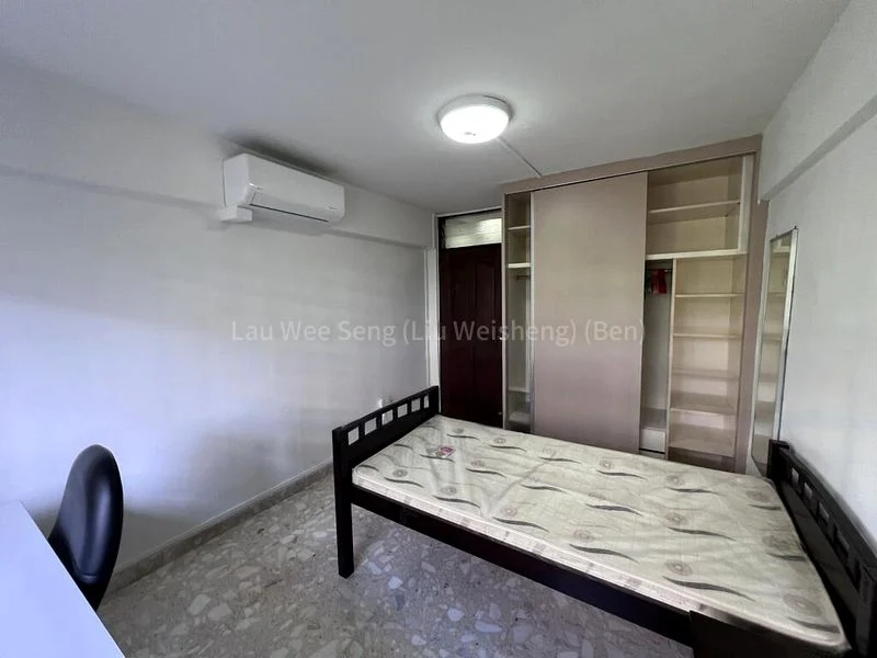 5 Room (5I) HDB for Sale in 305 Jurong East Street 32 - Image 6