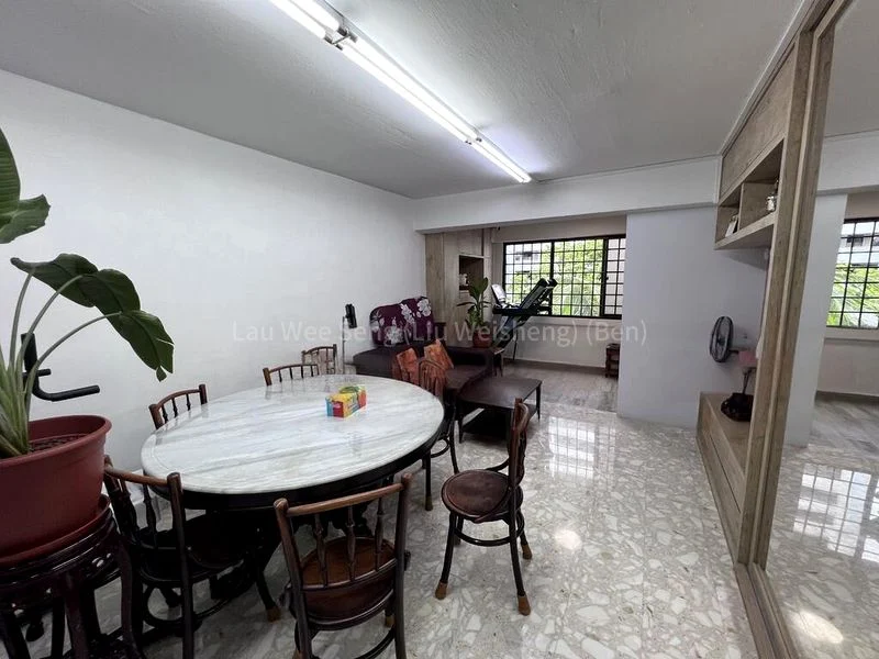 5 Room (5I) HDB for Sale in 305 Jurong East Street 32 - Image 2