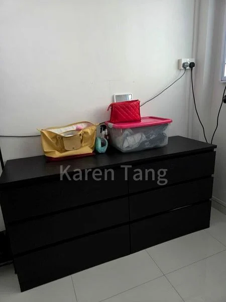 Common Room (HDB) for Rent in 658 Hougang Avenue 8 - Image 2