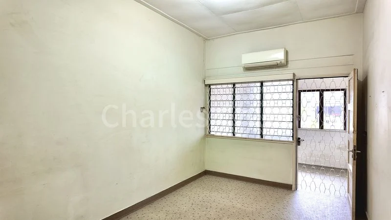4 Bed Terraced House (Landed) for Sale in  Soo Chow Garden - Image 8
