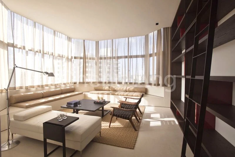 5+1 Bed Condo for Sale in  Beverly Hill - Image 2