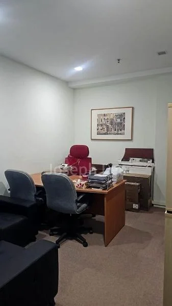 Light Industrial (B1) for Sale: Vertex, a 1,000 Sq Ft Shop on 14th Street. - Image 3