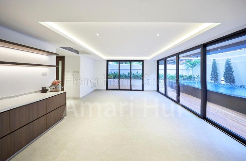 8 Bed Bungalow (Landed) for Sale in Lucky Hill - Image 2