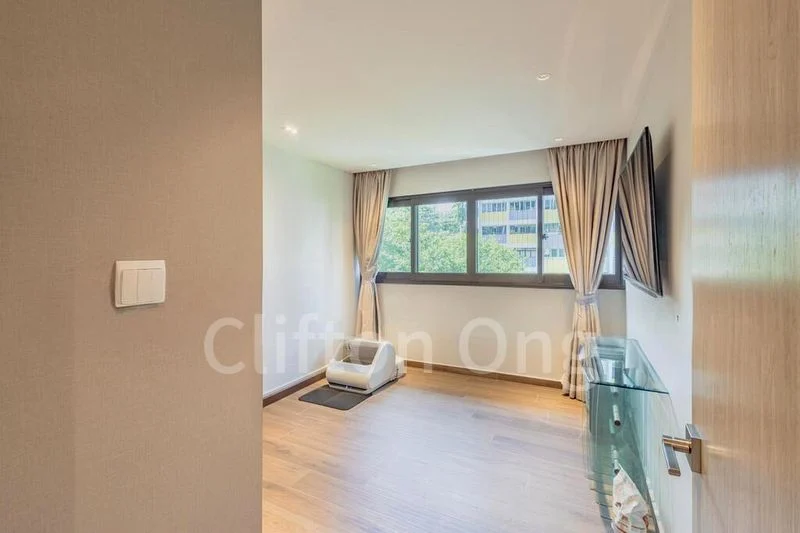 5 Room (5I) HDB for Sale in 414 Commonwealth Avenue West - Image 2