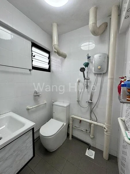 4 Room (4NG) HDB for Sale in  136 Bukit Batok West Avenue 6 - Image 4
