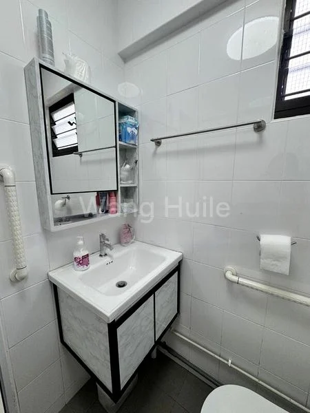 4 Room (4NG) HDB for Sale in  136 Bukit Batok West Avenue 6 - Image 5