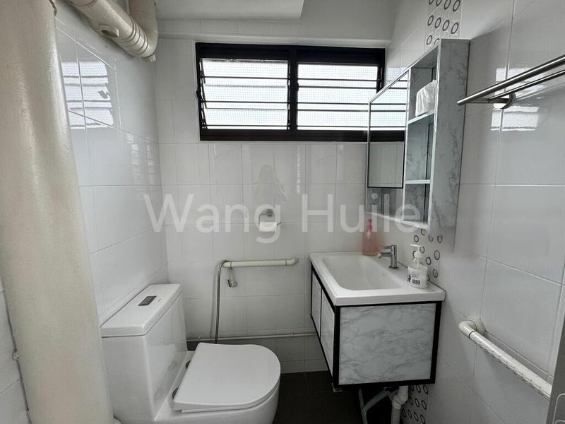 4 Room (4NG) HDB for Sale in  136 Bukit Batok West Avenue 6 - Image 11