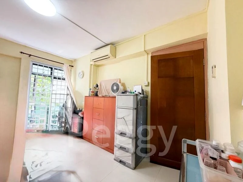 5 Room (5STD) HDB for Rent in  114 Depot Road - Image 4