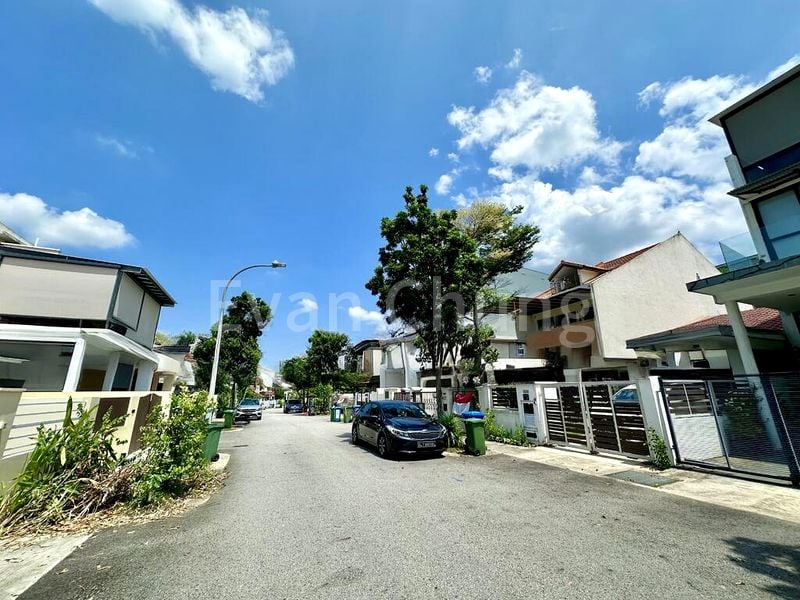 5 Bed Terraced House (Landed) for Sale in  Sembawang Hills Estate - Image 1