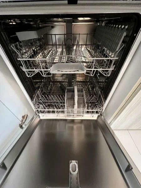 4 Bed Condo for Rent in The Glades - Image 13