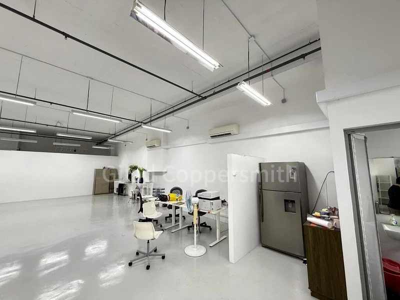 Light Industrial (B1) for Rent: Nordcom II - Image 7