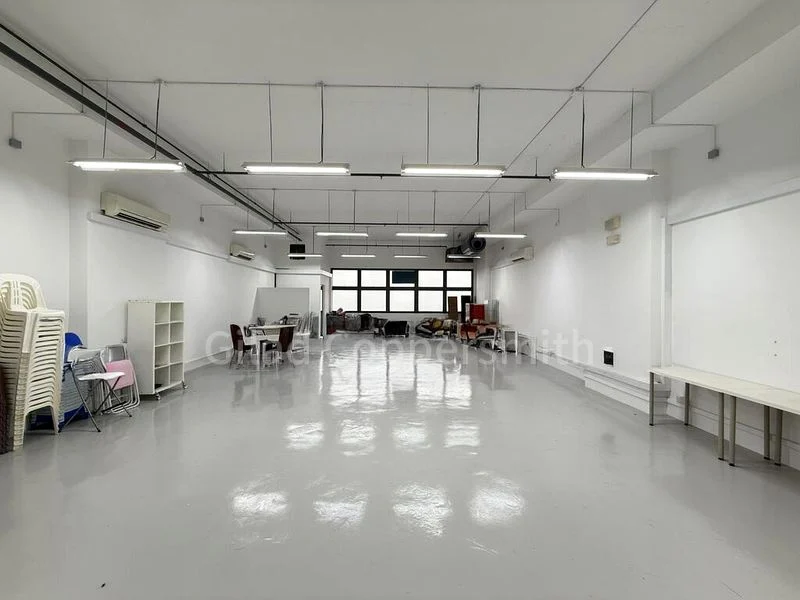 Light Industrial (B1) for Rent: Nordcom II - Image 1
