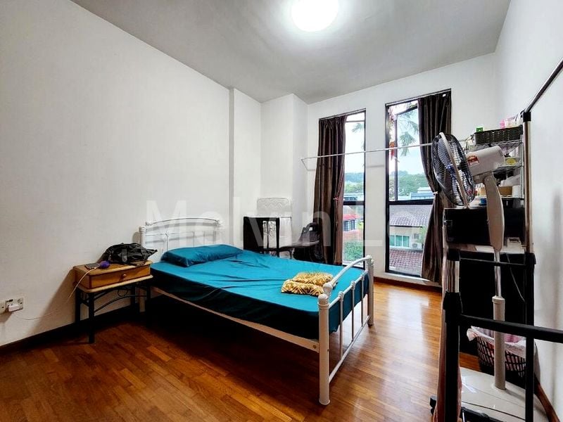 3 Bed Condo for Sale in  Hilltop Grove - Image 3