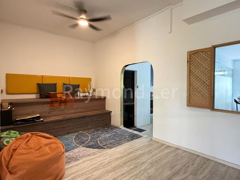 4 Bed Terraced House (Landed) for Sale in  Rivervale Drive - Image 6