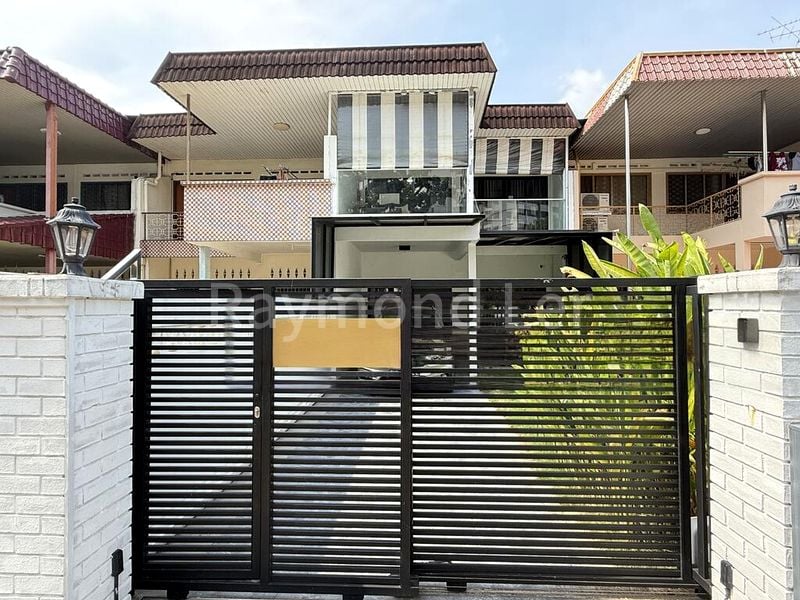 4 Bed Terraced House (Landed) for Sale in  Rivervale Drive - Image 1