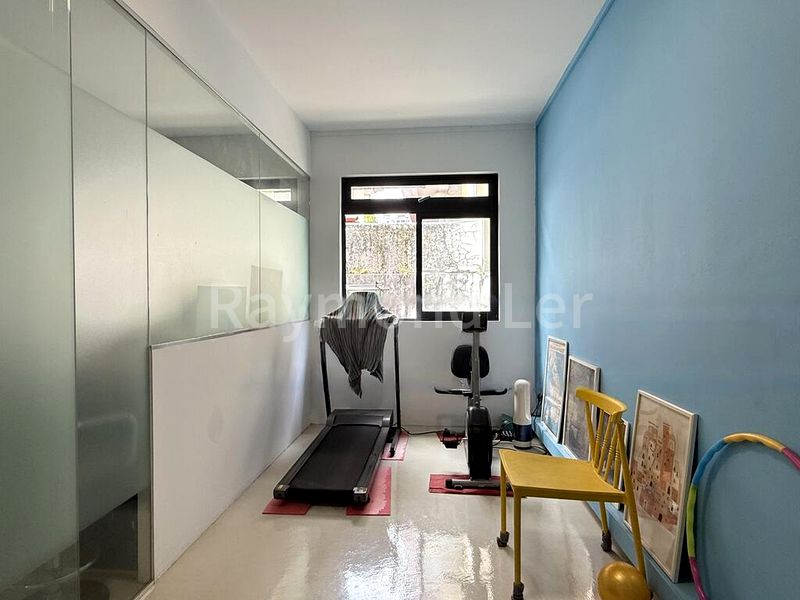 4 Bed Terraced House (Landed) for Sale in  Rivervale Drive - Image 8