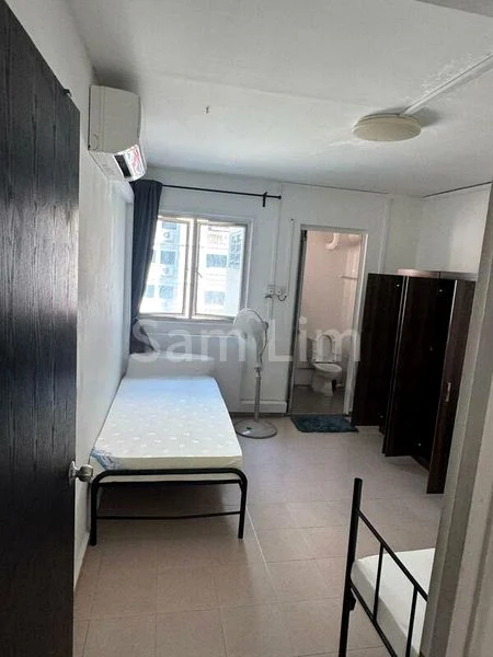Master Room (HDB) for Rent in 318 Bukit Batok Street 32 - Image 4
