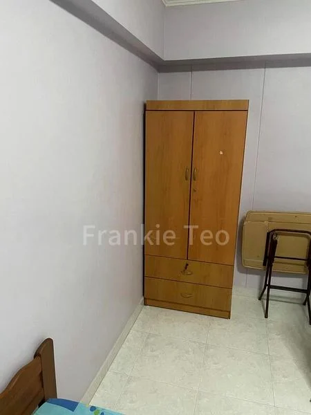 Common Room (HDB) for Rent in  288E Bukit Batok Street 25 - Image 3