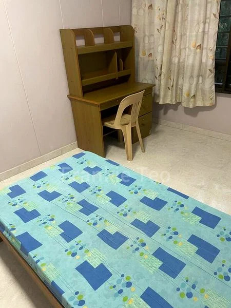 Common Room (HDB) for Rent in  288E Bukit Batok Street 25 - Image 4