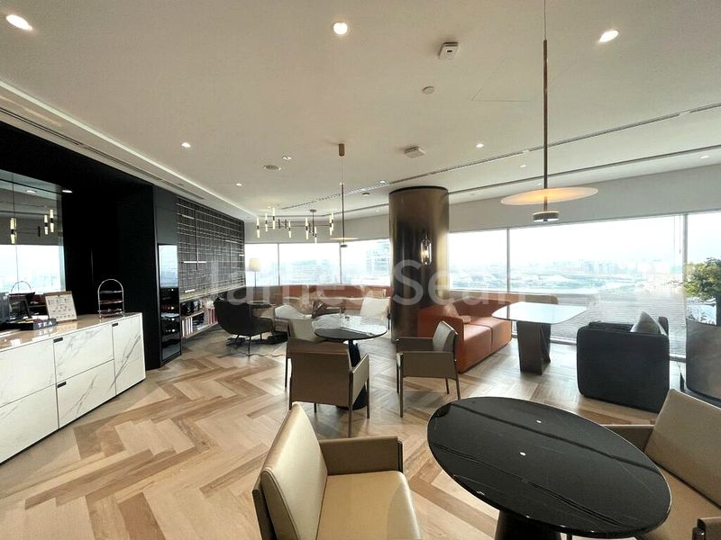 Office for Rent: Gateway East - Image 11