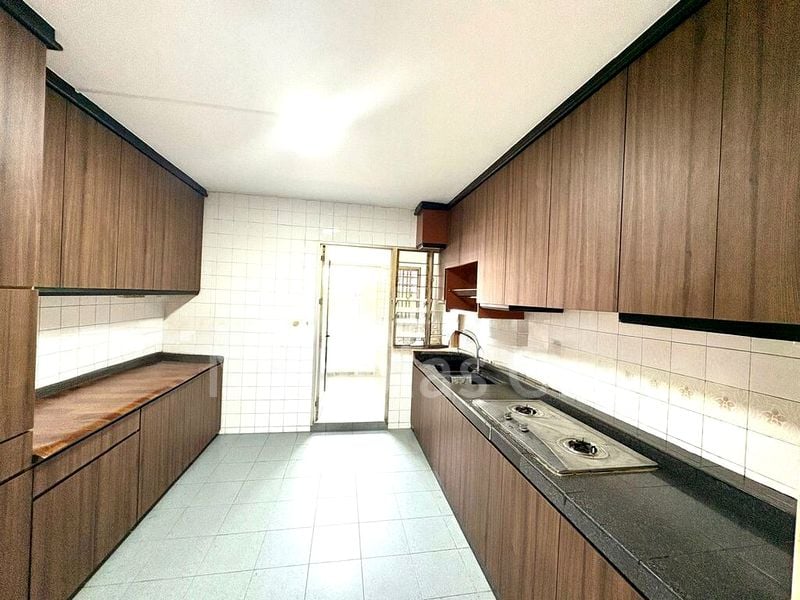 5 Room (5A) HDB for Rent in  757 Pasir Ris Street 71 - Image 5