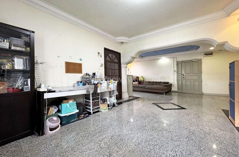 5 Room (5I) HDB for Sale in  937 Hougang Street 92 - Image 6