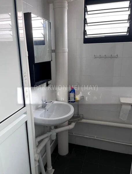 Common Room (HDB) for Rent in  520 Jurong West Street 52 - Image 4