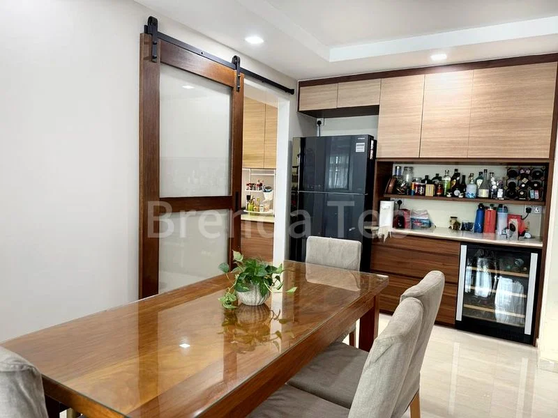 5 Room (5I) HDB for Sale in  453A Bukit Batok West Avenue 6 - Image 2