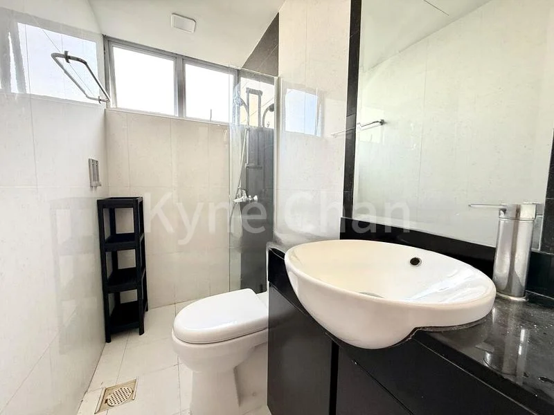 Master Room (Condo) for Rent in Pandan Valley - Image 14