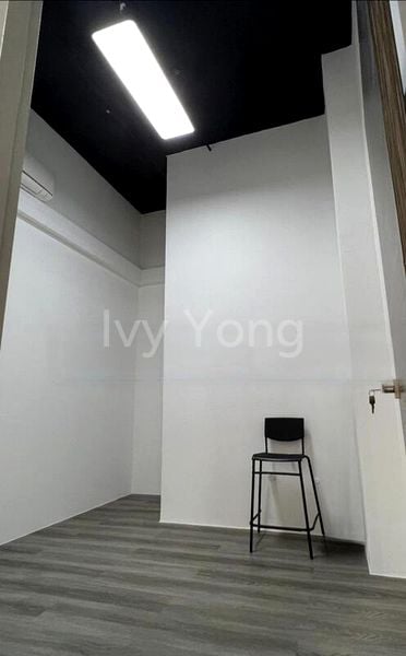 Light Industrial (B1) for Rent: Woodlands 11 - Image 3