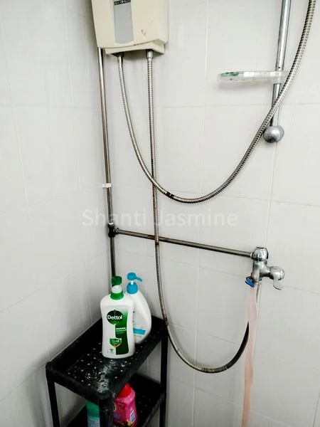 Common Room (HDB) for Rent in 440 Jurong West Avenue 1 - Image 1