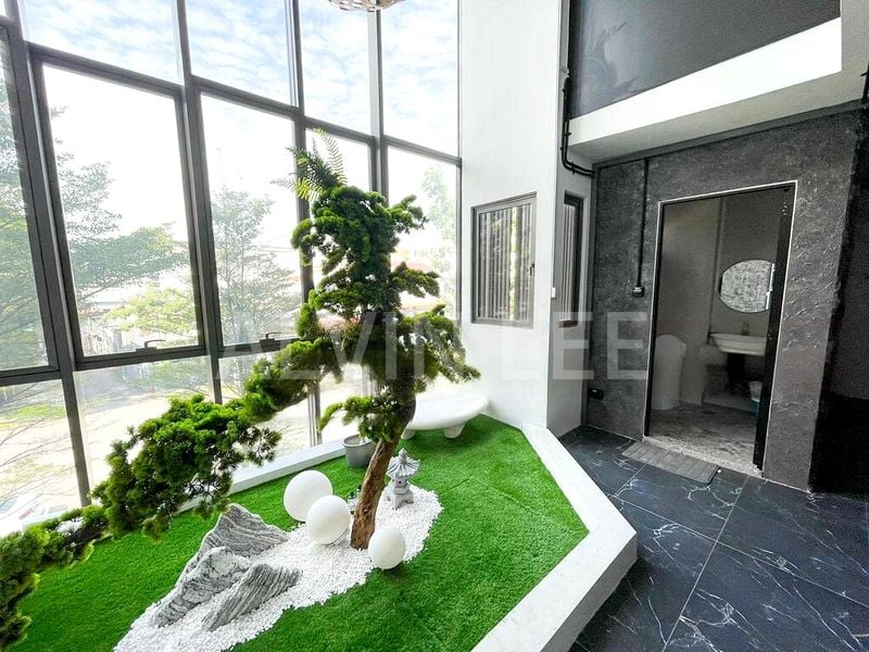 Light Industrial (B1) for Rent: 2,500 Sq Ft Unit, Warehouse & Shop on 12th Street. - Image 3