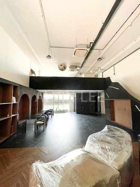 Light Industrial (B1) for Rent: 2,500 Sq Ft Unit, Warehouse & Shop on 12th Street. - Image 4