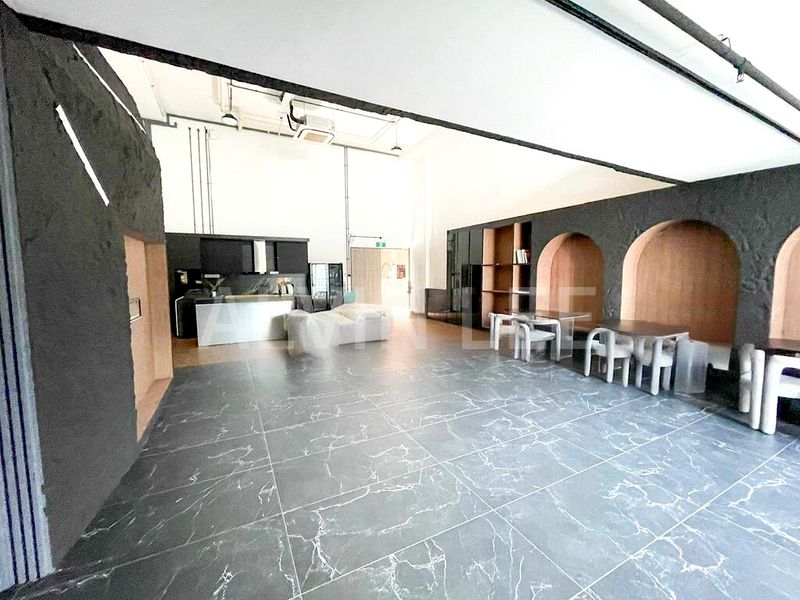 Light Industrial (B1) for Rent: 2,500 Sq Ft Unit, Warehouse & Shop on 12th Street. - Image 5