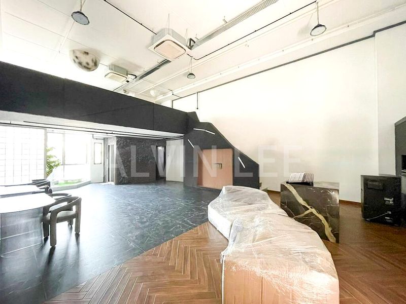 Light Industrial (B1) for Rent: 2,500 Sq Ft Unit, Warehouse & Shop on 12th Street. - Image 7