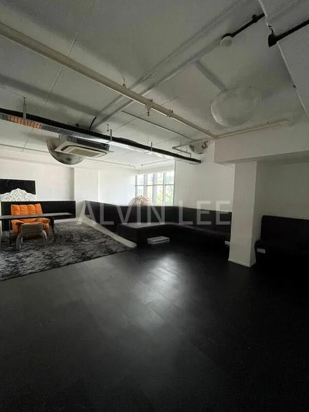 Light Industrial (B1) for Rent: 2,500 Sq Ft Unit, Warehouse & Shop on 12th Street. - Image 1