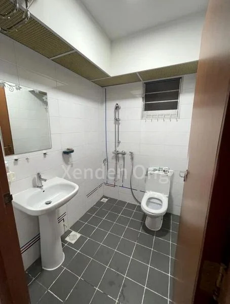 Common Room (HDB) for Rent in  377 Bukit Batok Street 31 - Image 1