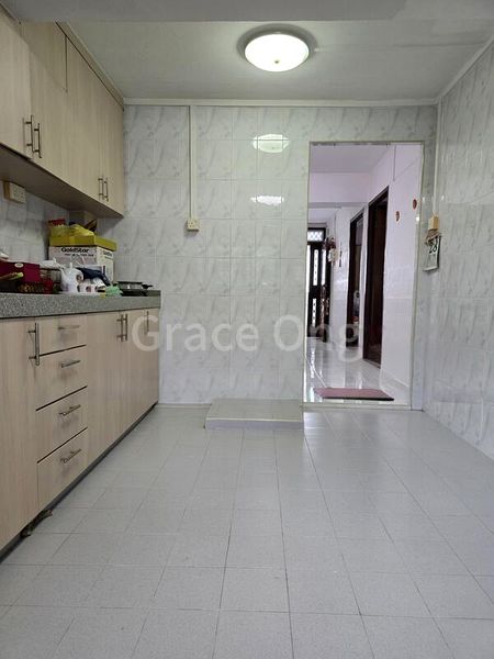 3 Room (3I) HDB for Sale in  13 Holland Drive - Image 2