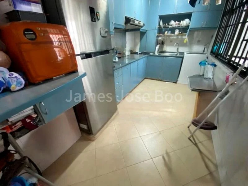 4 Room (4A) HDB for Sale in 673A Jurong West Street 65 - Image 2